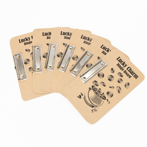 Bingo board with clasp clip - board,